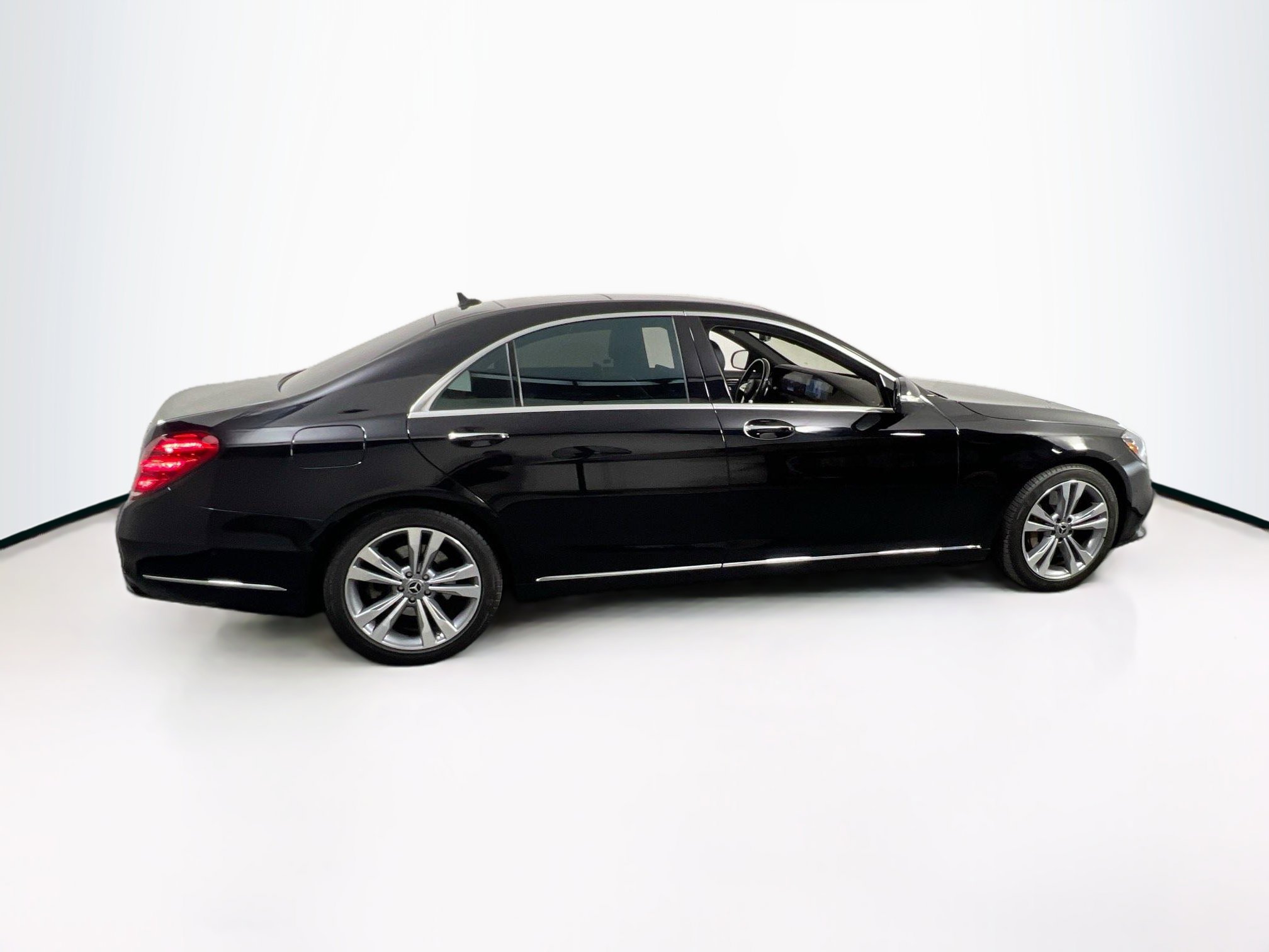 Used 2018 Mercedes-Benz S 560 S 560 image 4