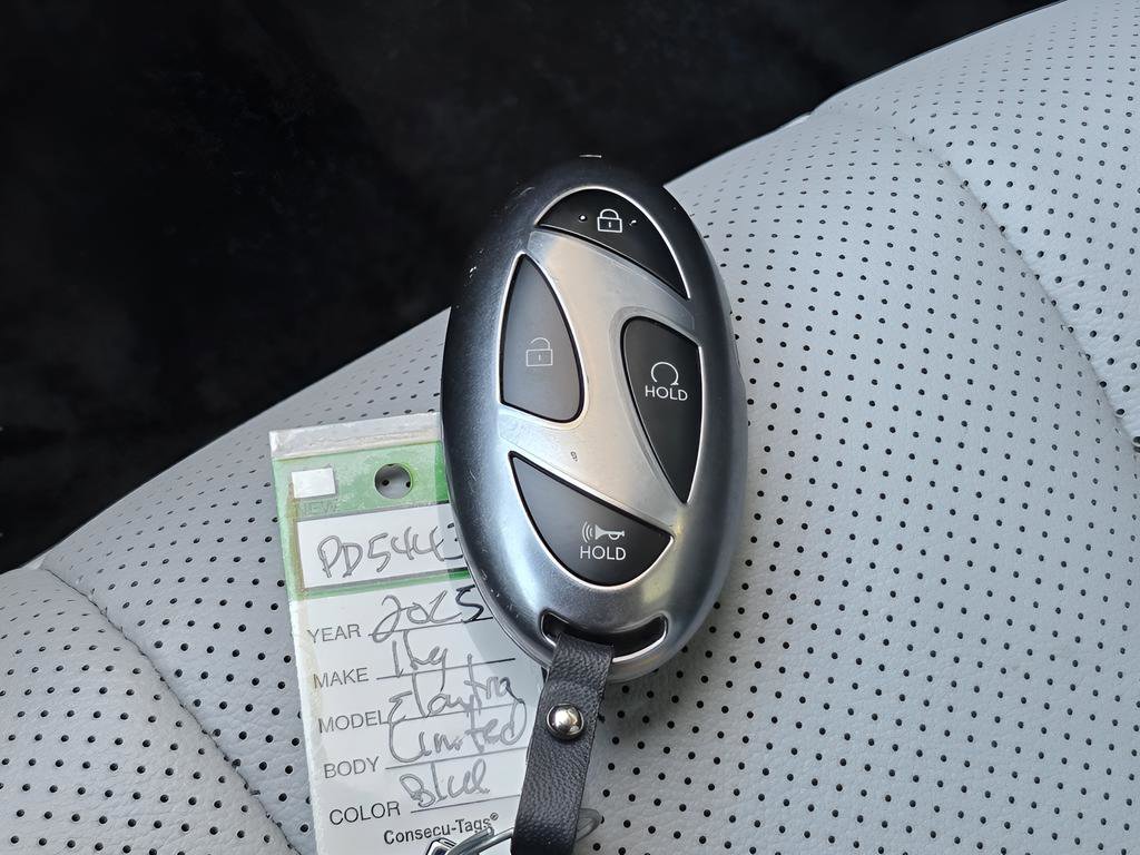 Certified 2025 Hyundai Elantra Limited image 37
