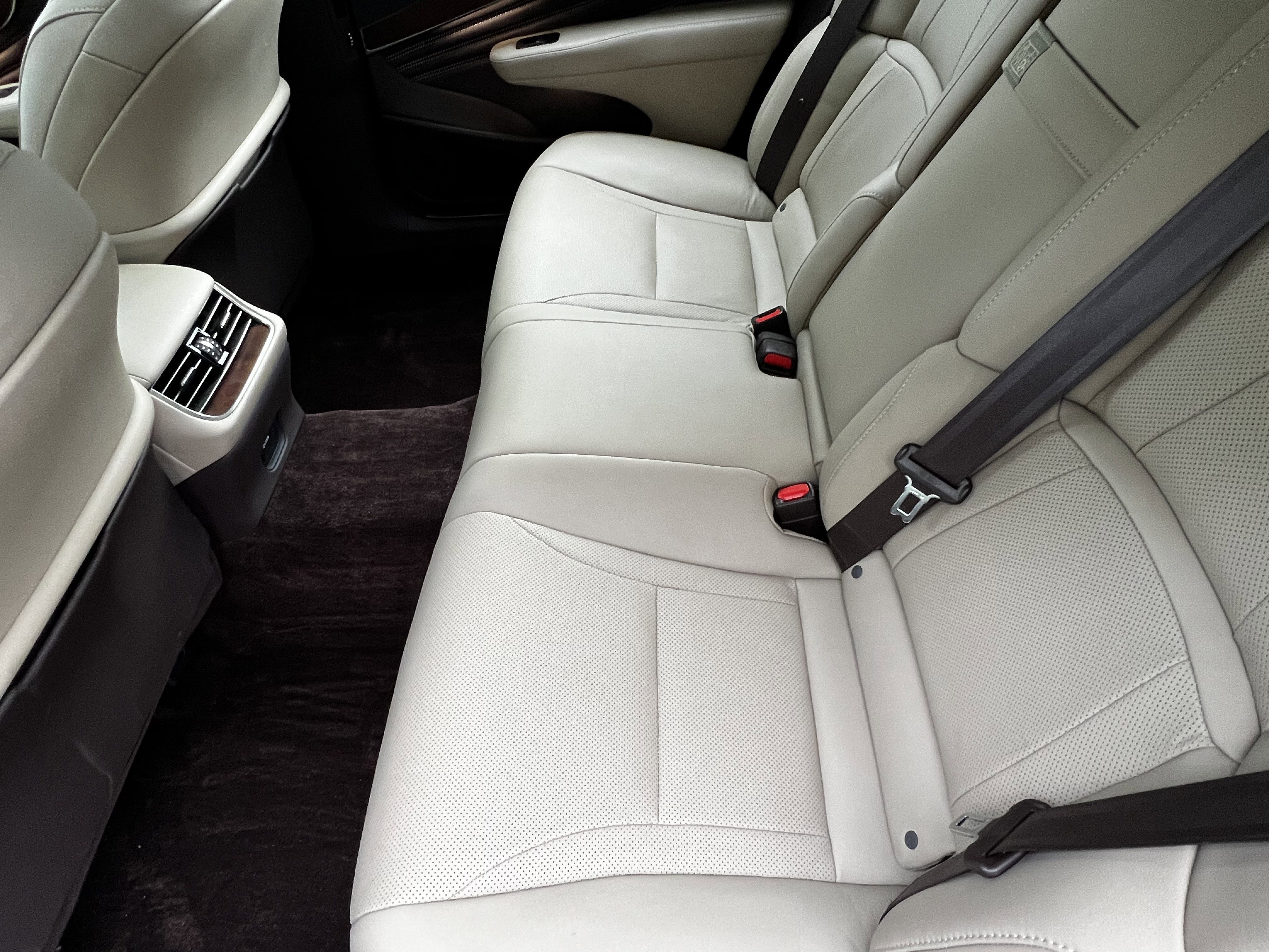 Used 2018 Lexus LS 500 AWD w/ Accessory Package (Z1) image 31