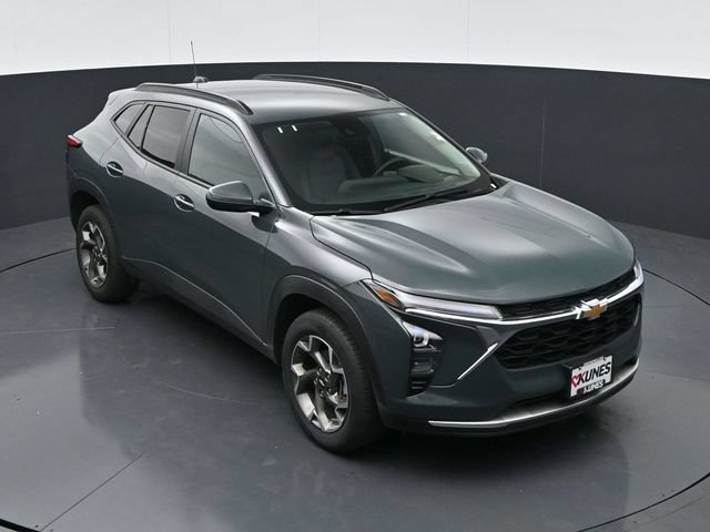 Used 2025 Chevrolet Trax LT w/ LT Convenience Package FWD image 31