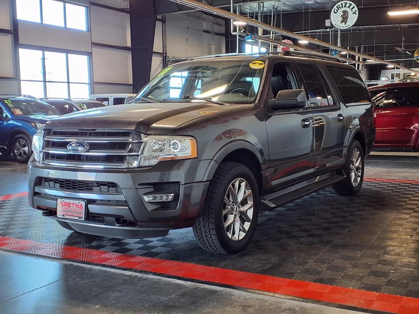 Used 2017 Ford Expedition EL Limited AWD/4WD image 3