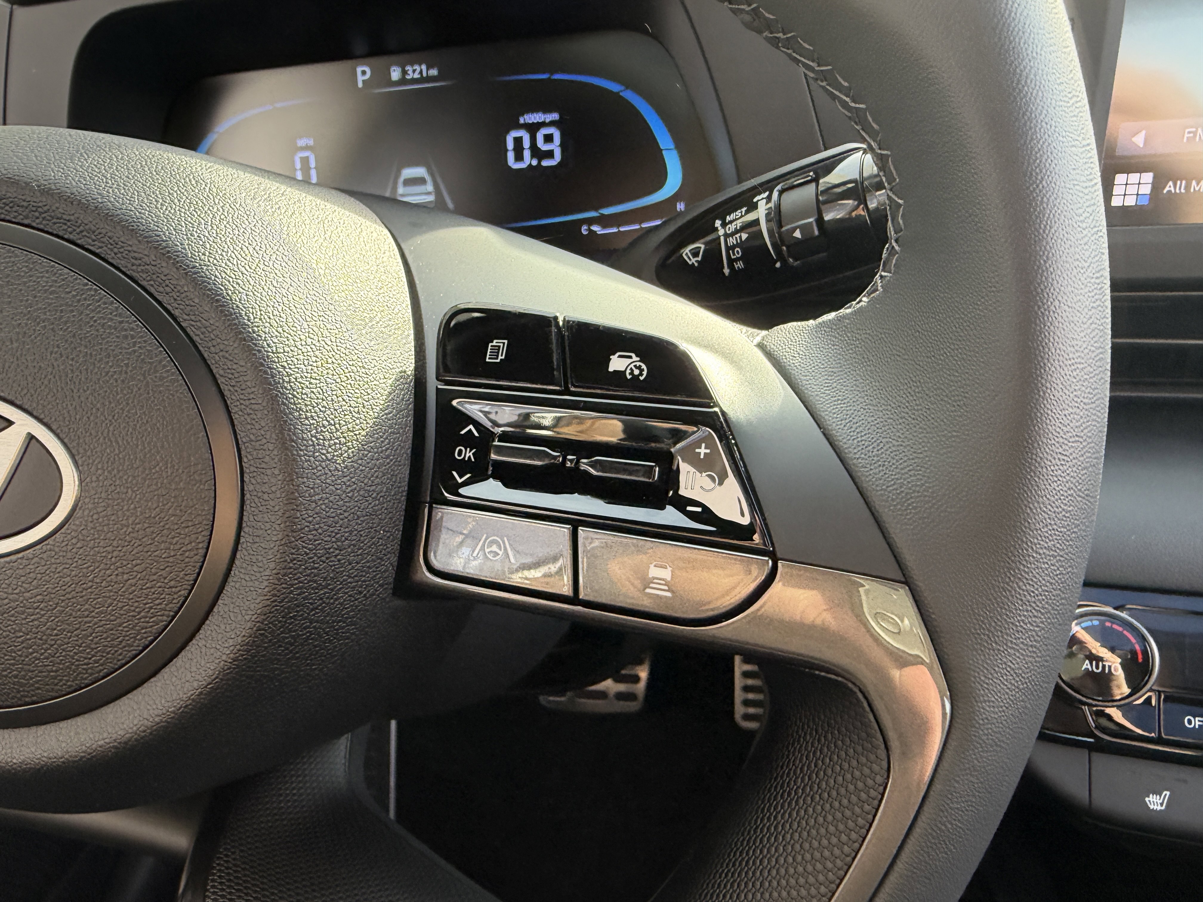 New 2026 Hyundai Elantra SEL Sport FWD image 28