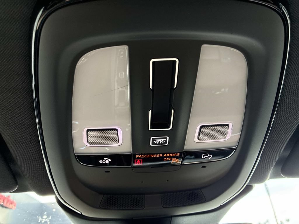 Used 2023 Volvo XC60 B5 Plus FWD image 44