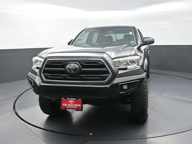 Used 2019 Toyota Tacoma SR5 AWD/4WD image 2