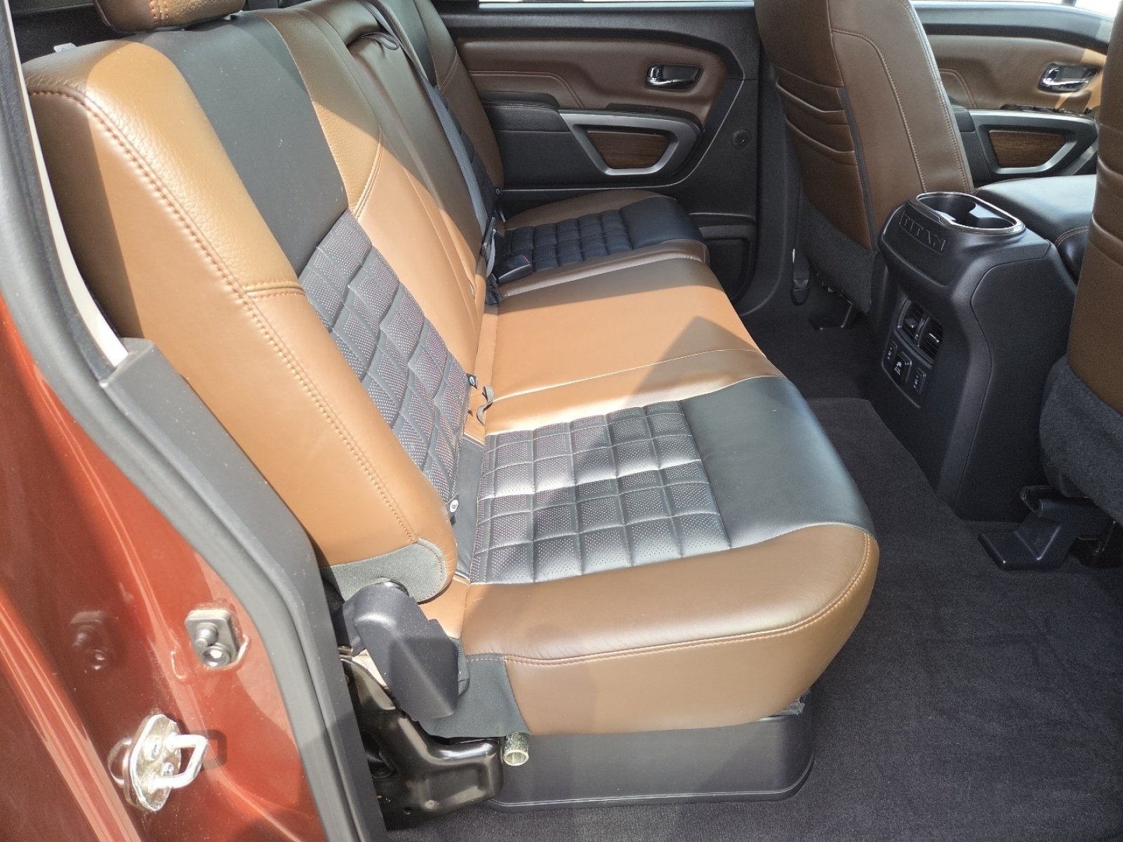 Used 2017 Nissan Titan Platinum Reserve AWD/4WD image 22