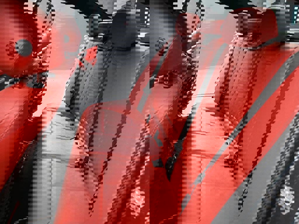 Used 2018 BMW 330i xDrive Sedan w/ Convenience Package image 16