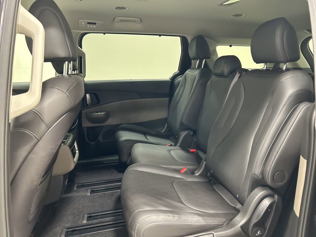 New 2026 Kia Carnival EX image 23