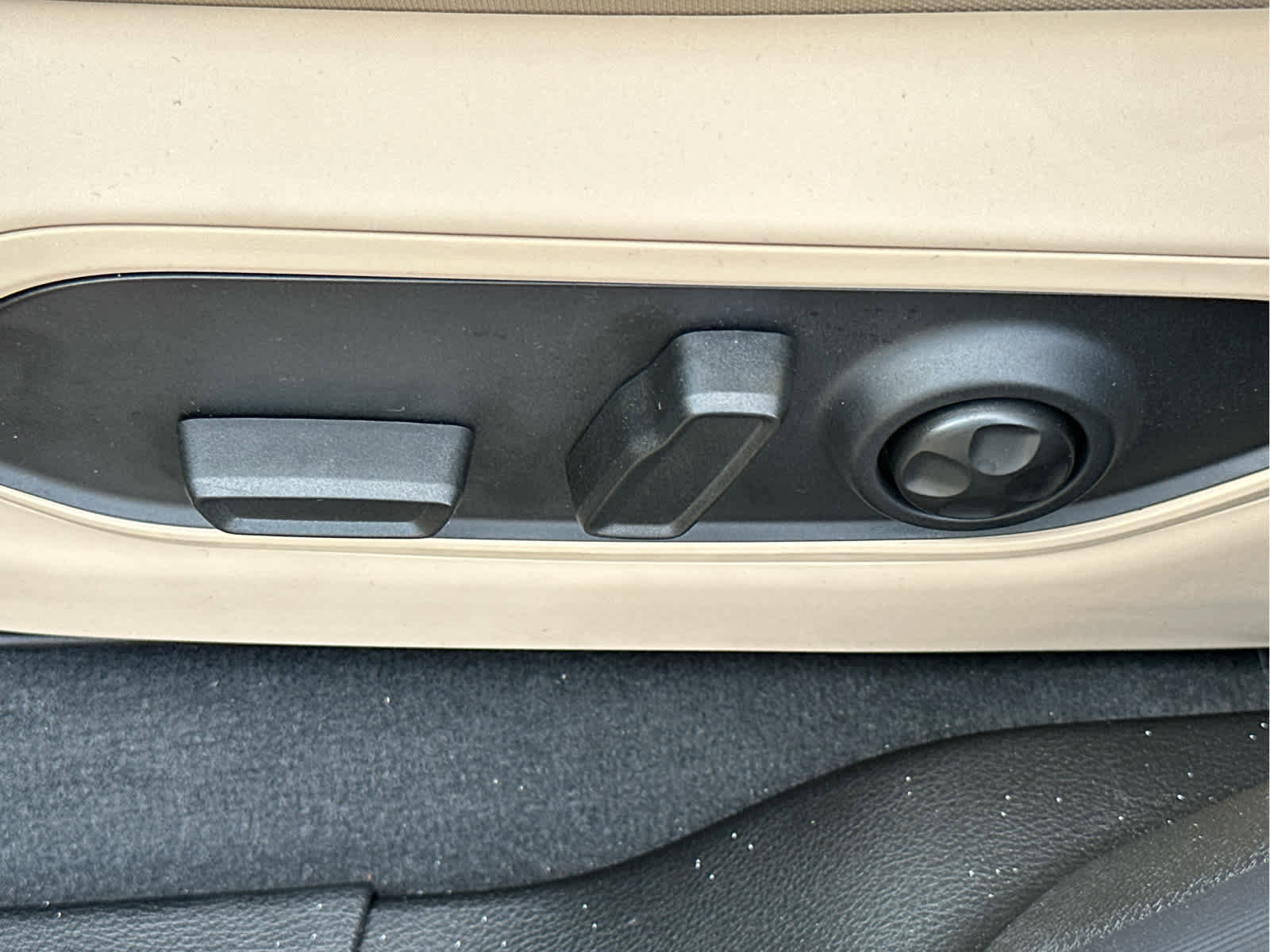 New 2025 Jeep Grand Cherokee L Limited w/ Trailer Tow Package AWD/4WD image 23