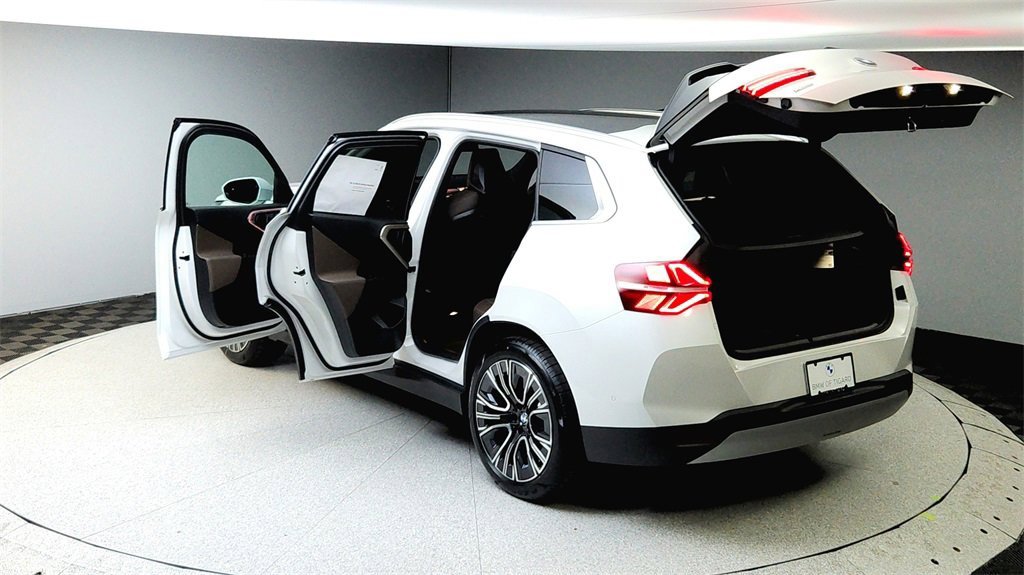 Used 2025 BMW X3 xDrive30i w/ Convenience Package image 18