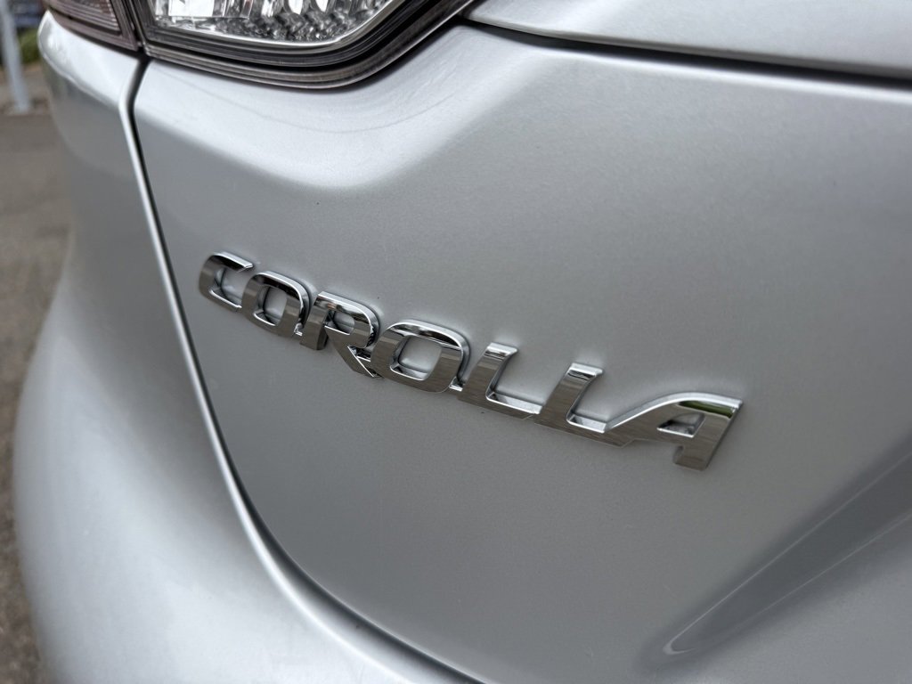 Used 2021 Toyota Corolla LE image 12