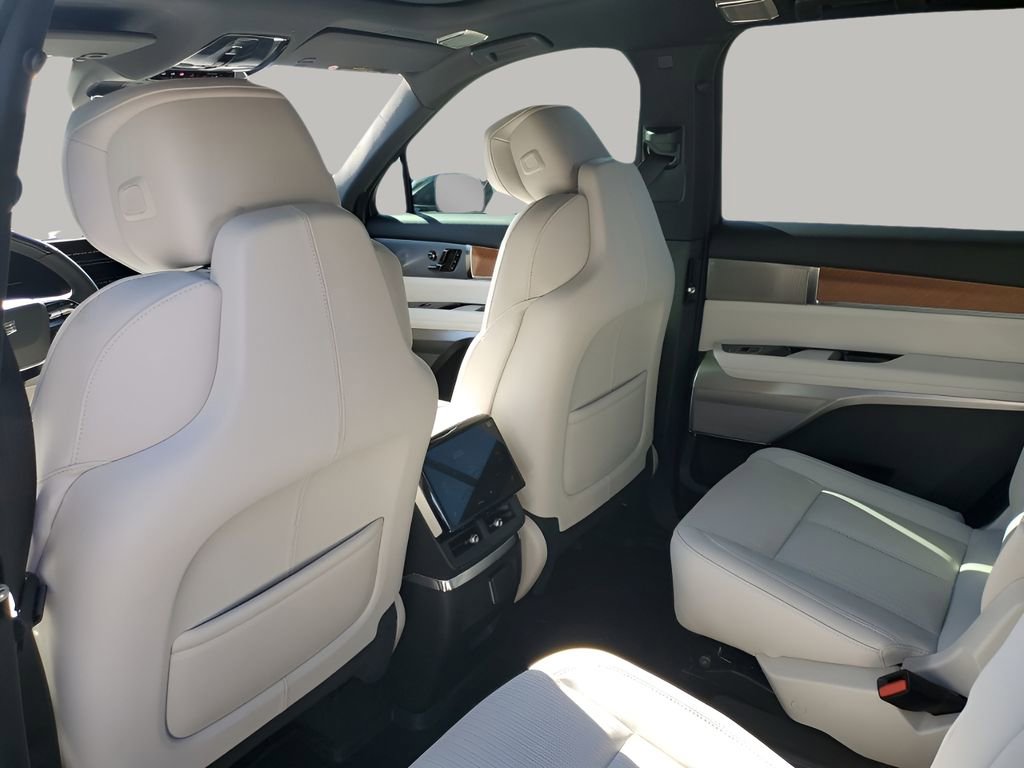 New 2026 Cadillac Vistiq Luxury w/ LPO, Floor Liner Package image 18