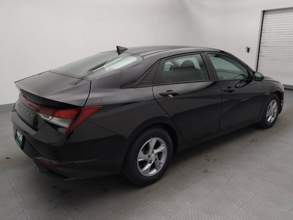 Used 2021 Hyundai Elantra SE w/ Cargo Package image 10