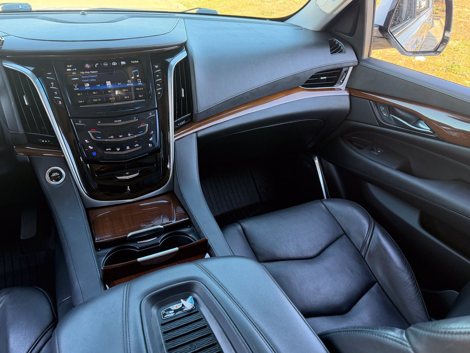 Used 2020 Cadillac Escalade Luxury RWD image 18