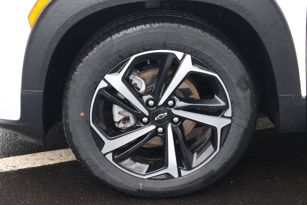 Certified 2023 Chevrolet TrailBlazer RS w/ Sun and Liftgate Package image 12