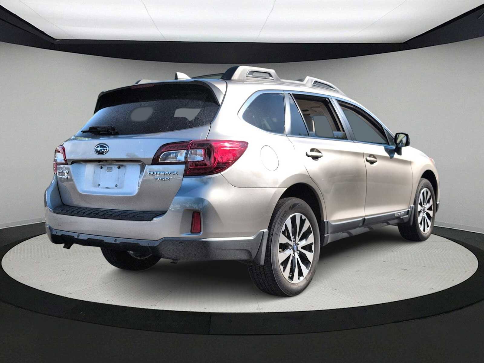 Used 2017 Subaru Outback 3.6R Limited AWD/4WD image 8