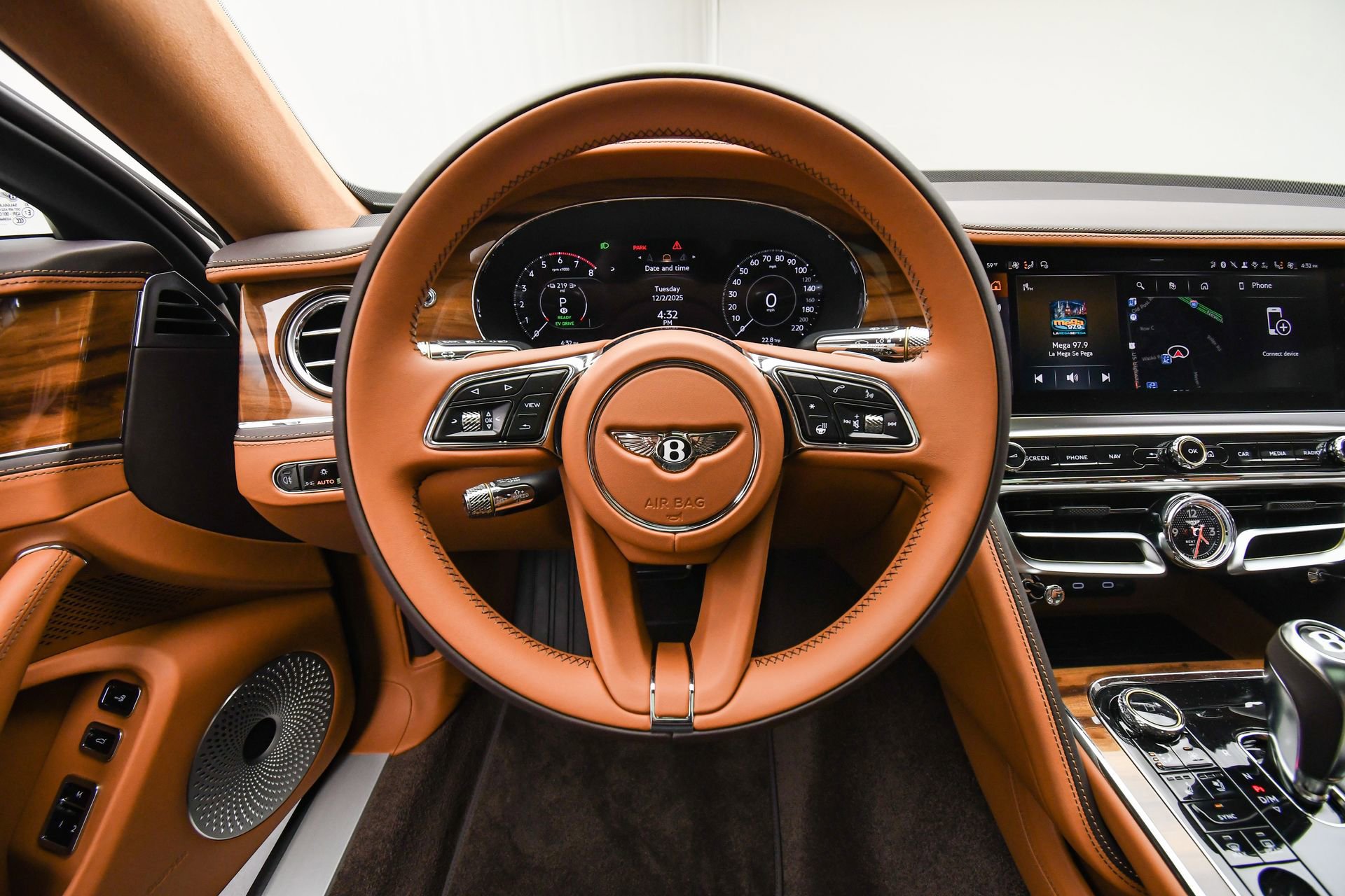 New 2026 Bentley Flying Spur Plug-In Hybrid AWD/4WD image 15