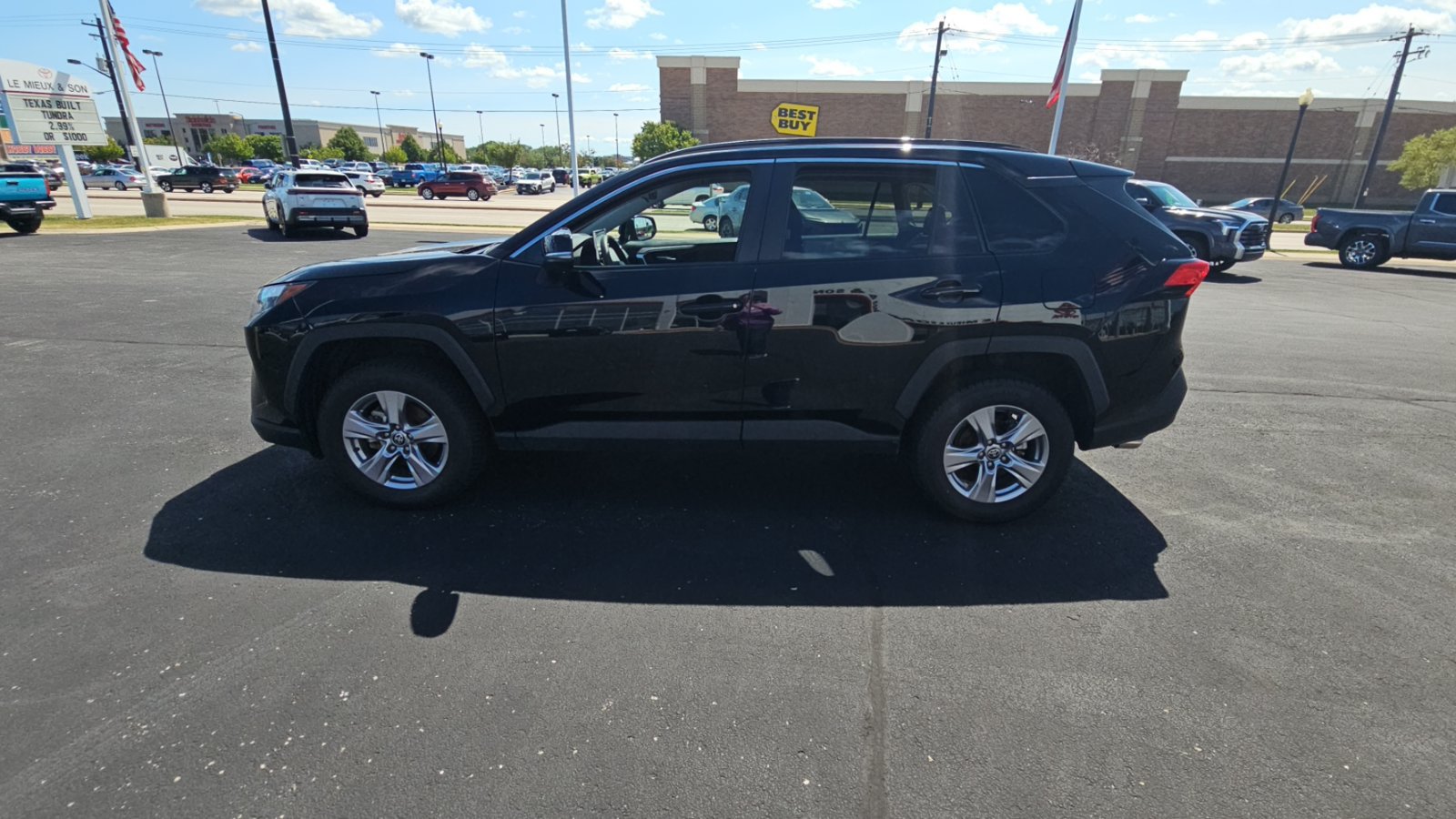 Certified 2025 Toyota RAV4 XLE AWD/4WD image 6