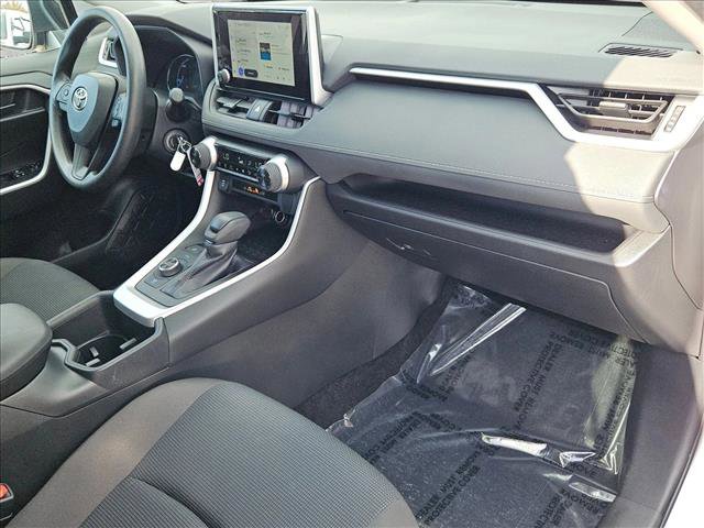 Used 2024 Toyota RAV4 LE image 21