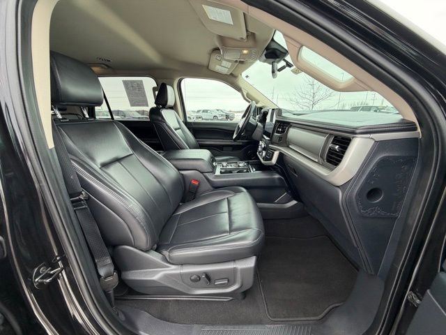 Used 2024 Ford Expedition Max XLT image 24