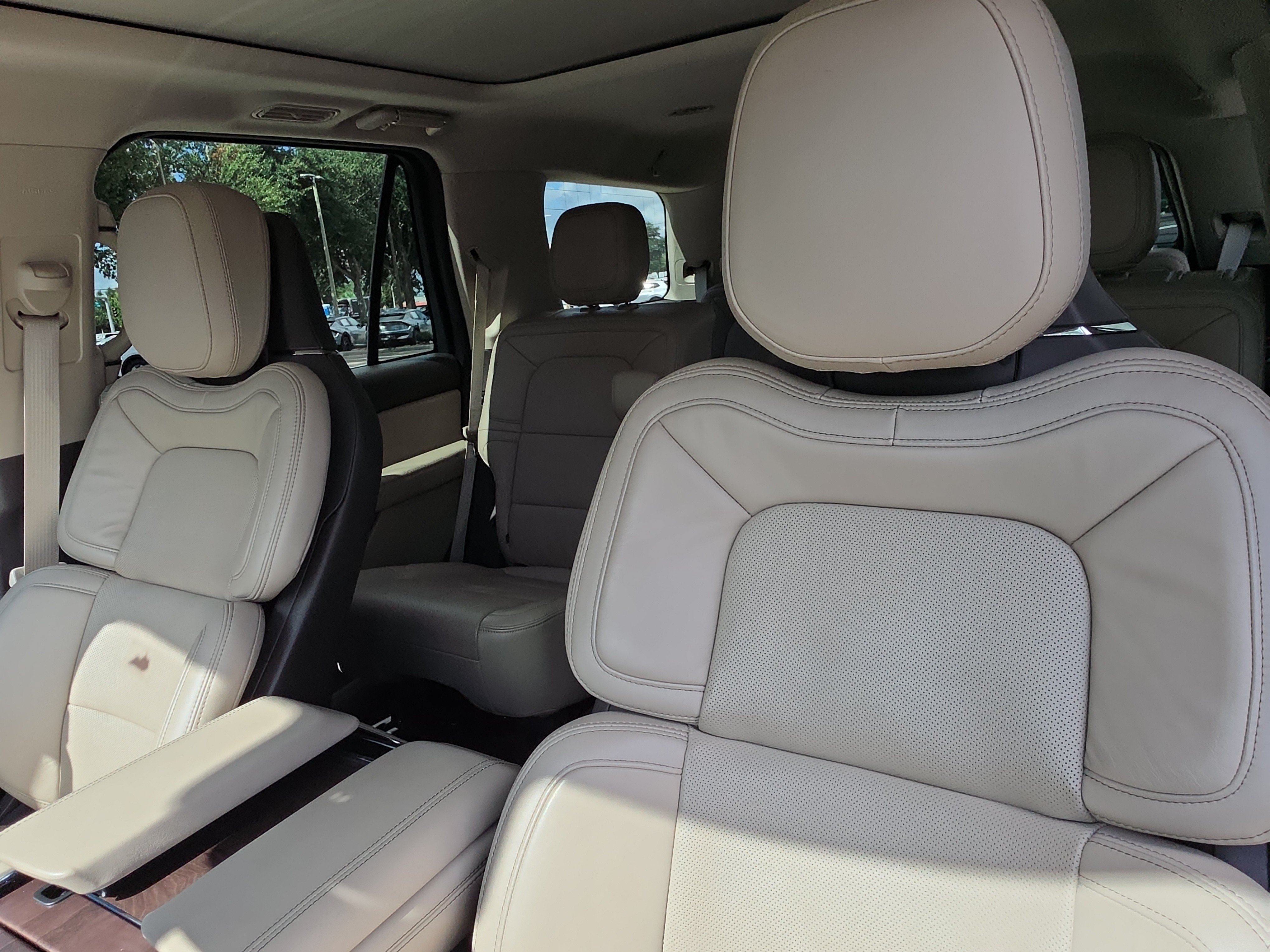 Used 2024 Lincoln Navigator Reserve AWD/4WD image 23