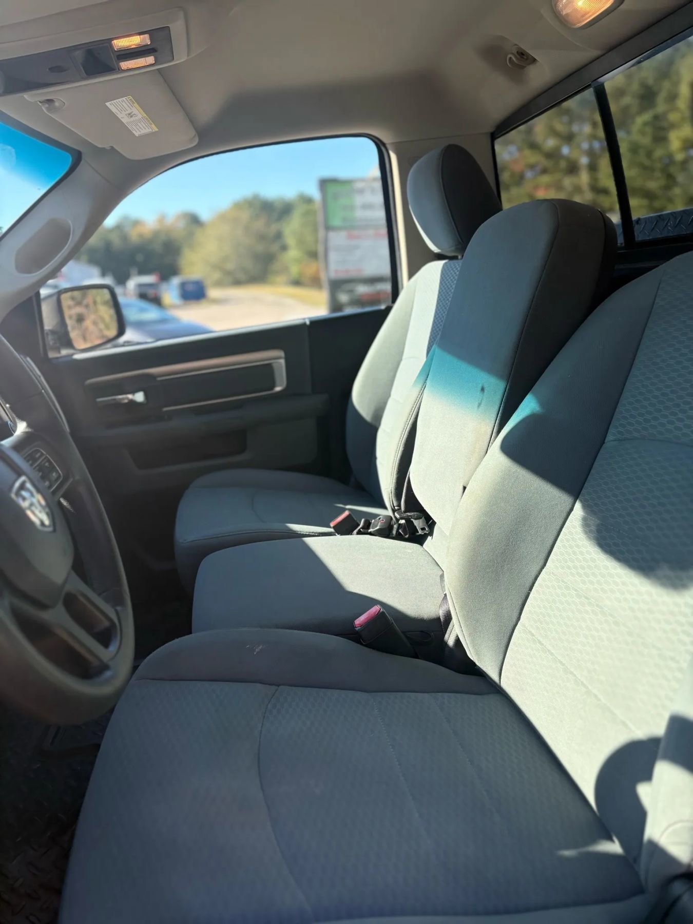 Used 2014 RAM 1500 Classic SLT image 29