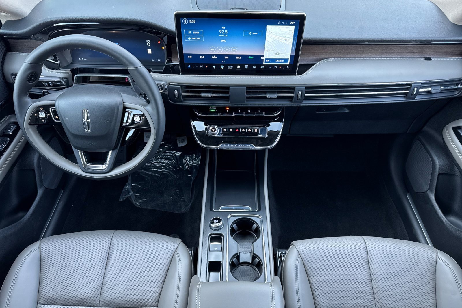 New 2025 Lincoln Corsair Reserve w/ Equipment Group 202A image 12