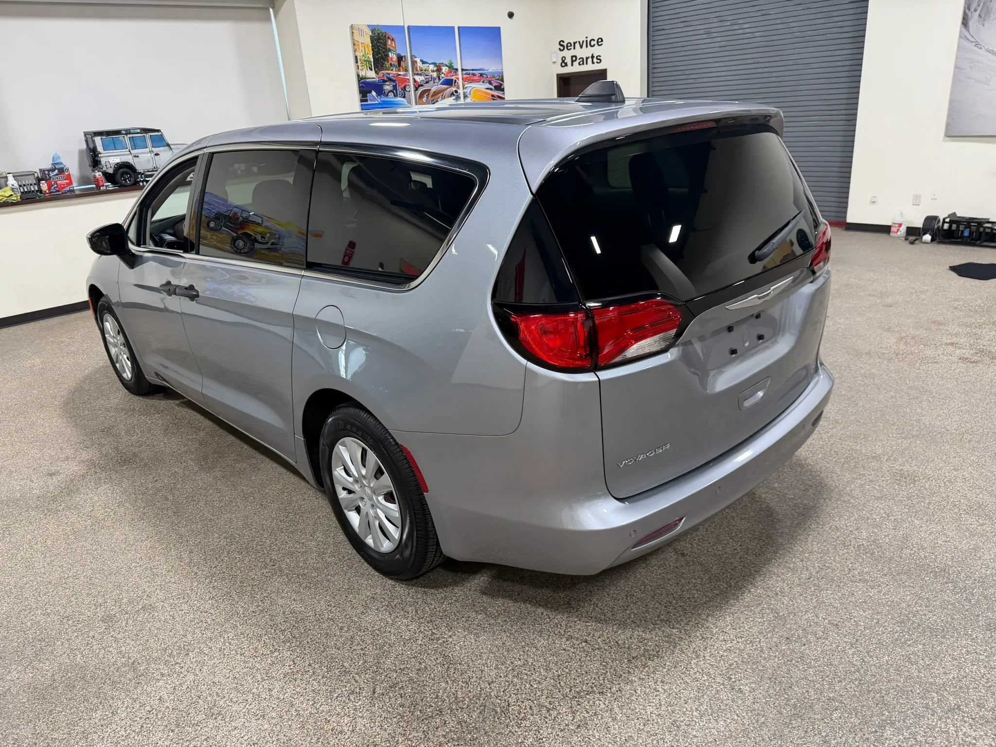 Used 2021 Chrysler Voyager L FWD image 19