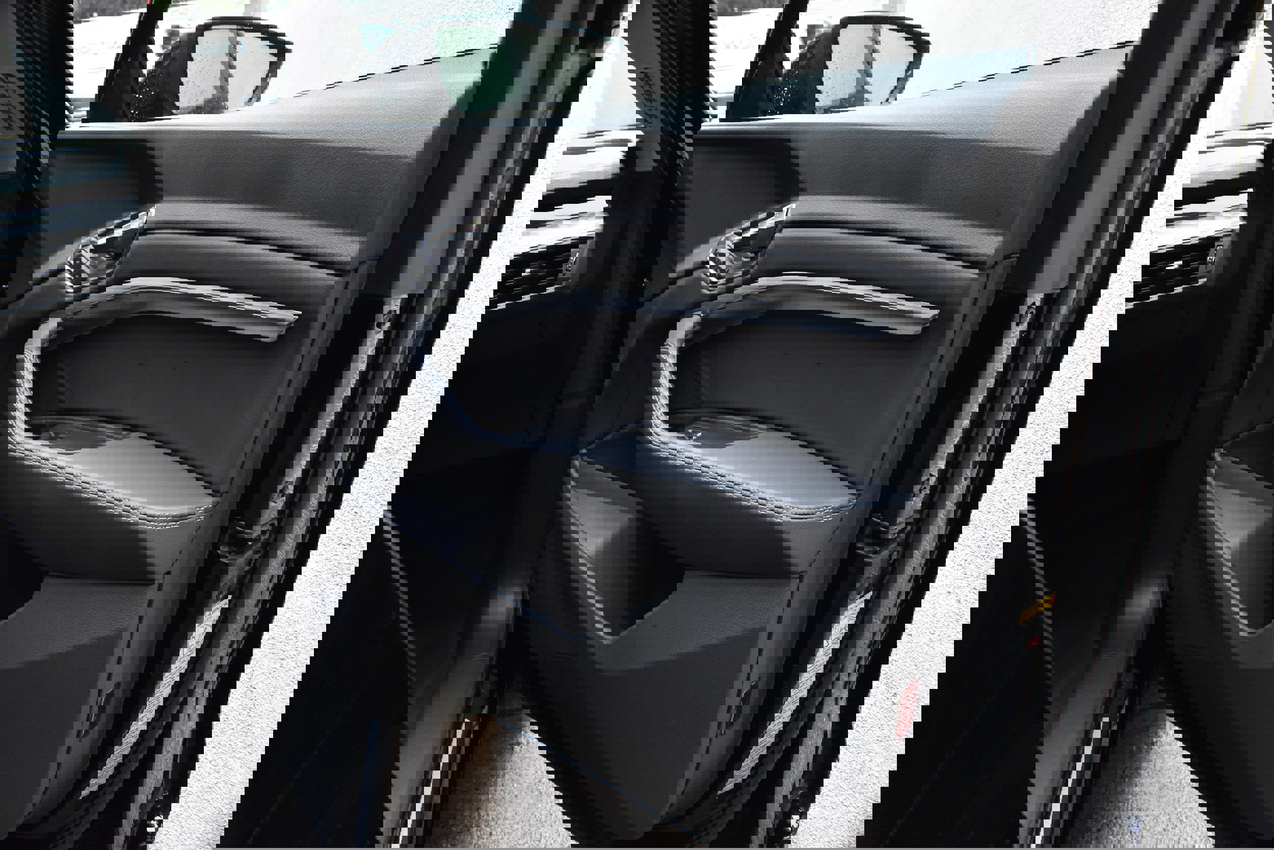 Used 2021 Audi e-tron Premium w/ Convenience Plus Package image 29