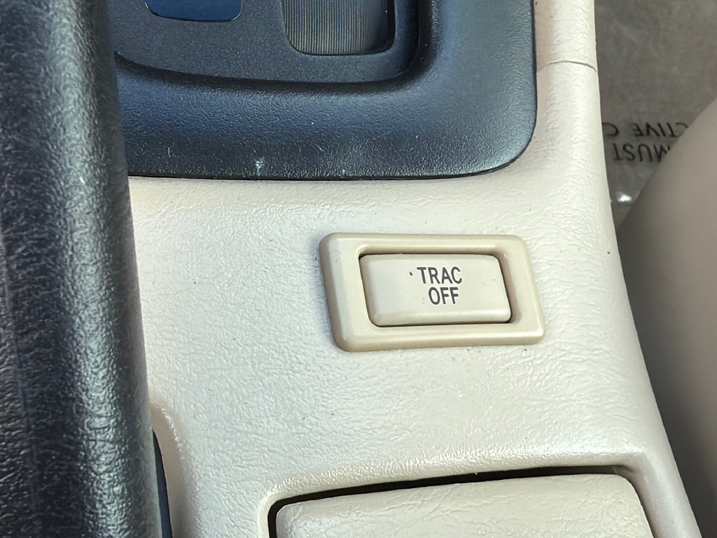 Used 1999 Toyota Solara SLE w/ Sport Pkg FWD image 28