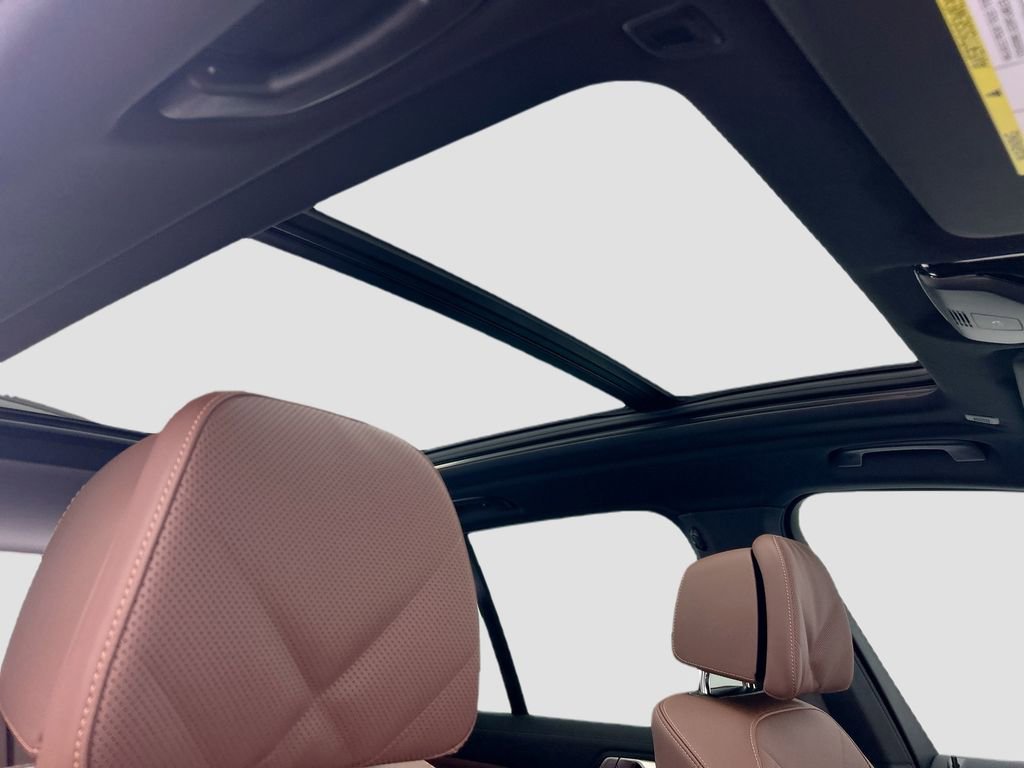 Certified 2026 BMW X5 xDrive40i w/ M Sport Package image 17