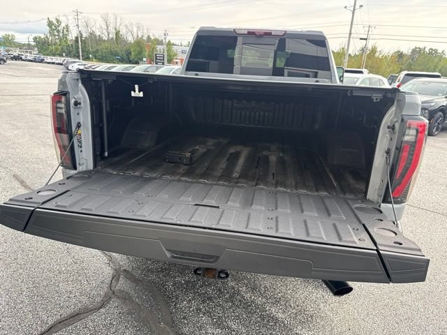 Used 2025 GMC Sierra 2500 AT4 w/ AT4 Premium Plus Package AWD/4WD image 12