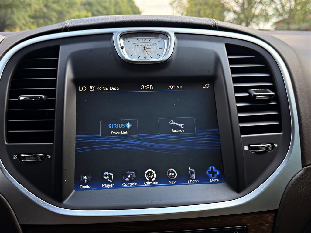 Used 2012 Chrysler 300 C Luxury Series w/ 19-Premium Speaker Group RWD image 21