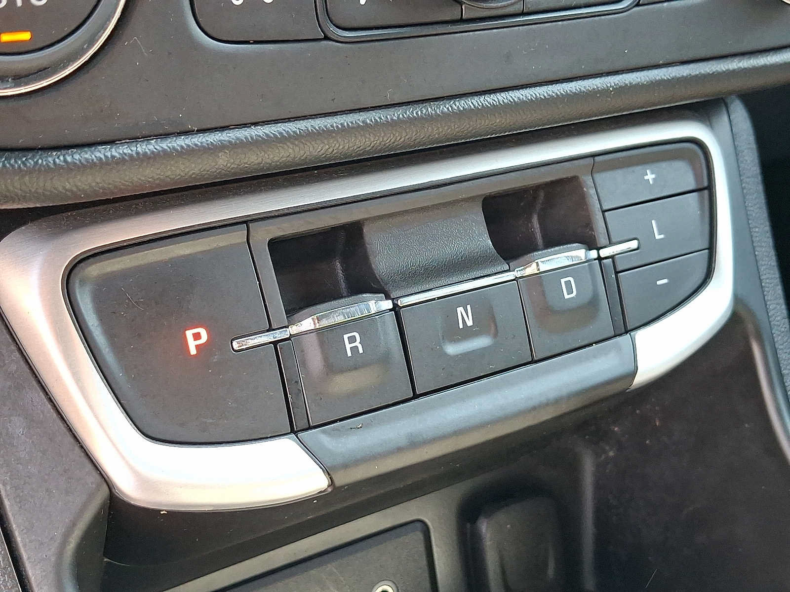 Used 2023 GMC Terrain SLE w/ Driver Convenience Package FWD image 14