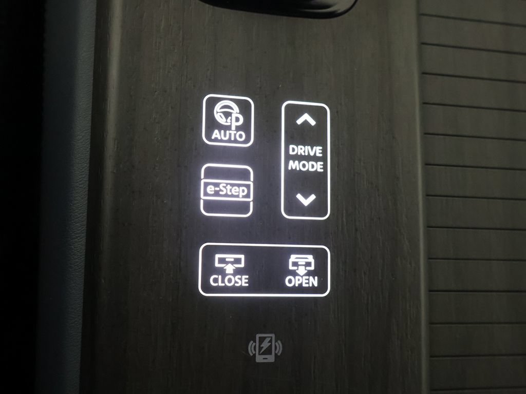 Used 2024 Nissan Ariya AWD image 52