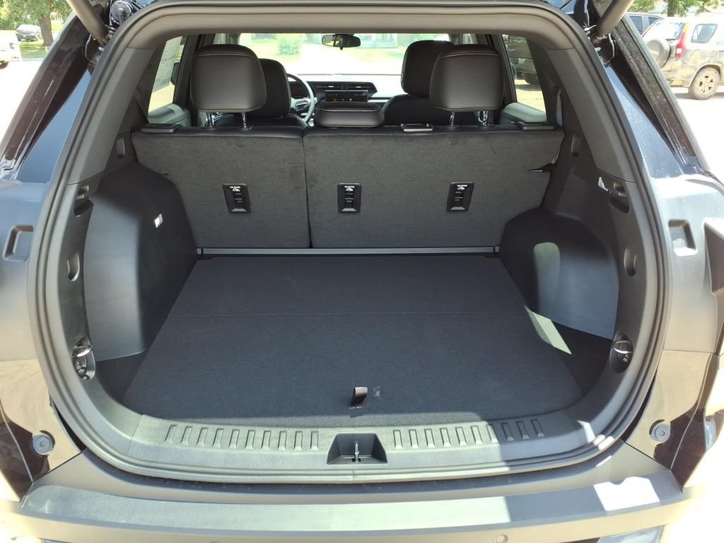 New 2027 GMC Terrain Elevation w/ Elevation Premium Package FWD image 11