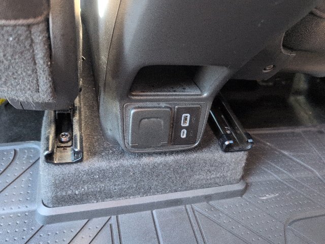 Used 2025 Chevrolet TrailBlazer LT w/ Convenience Package FWD image 36