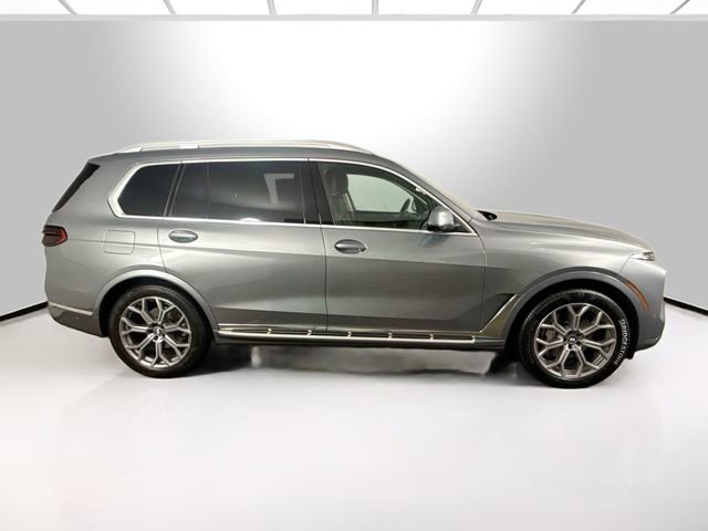 Used 2024 BMW X7 xDrive40i w/ Premium Package image 12