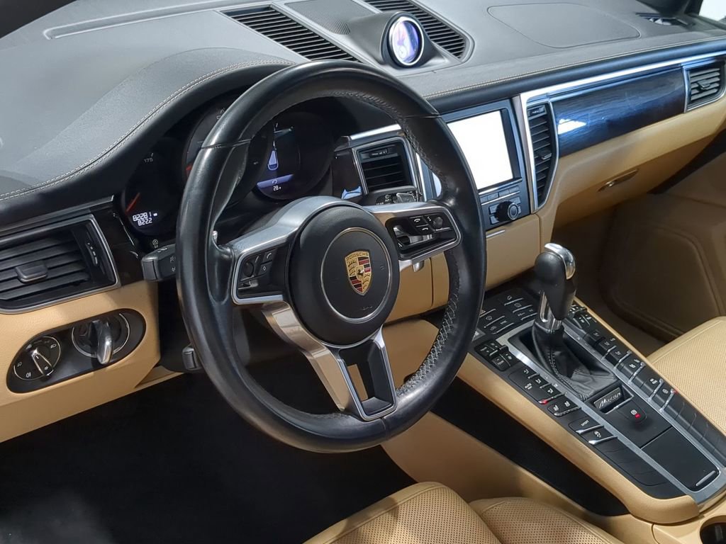 Used 2016 Porsche Macan S image 10