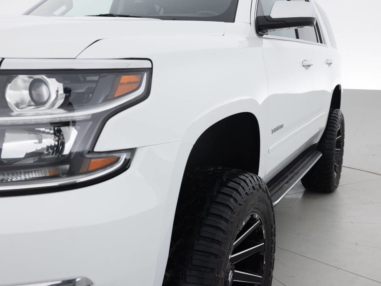 Used 2018 Chevrolet Tahoe Premier AWD/4WD image 12