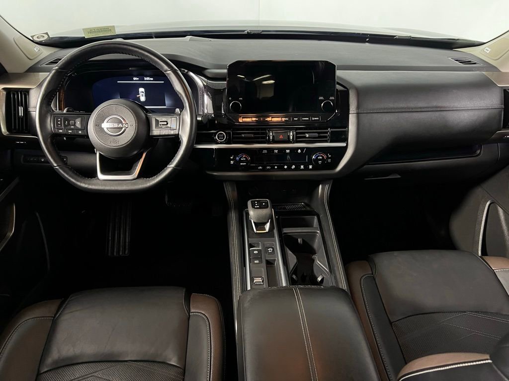Used 2024 Nissan Pathfinder Platinum image 14