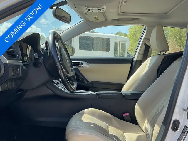 Used 2013 Lexus CT 200h w/ Premium Pkg w/Backup Camera FWD image 3