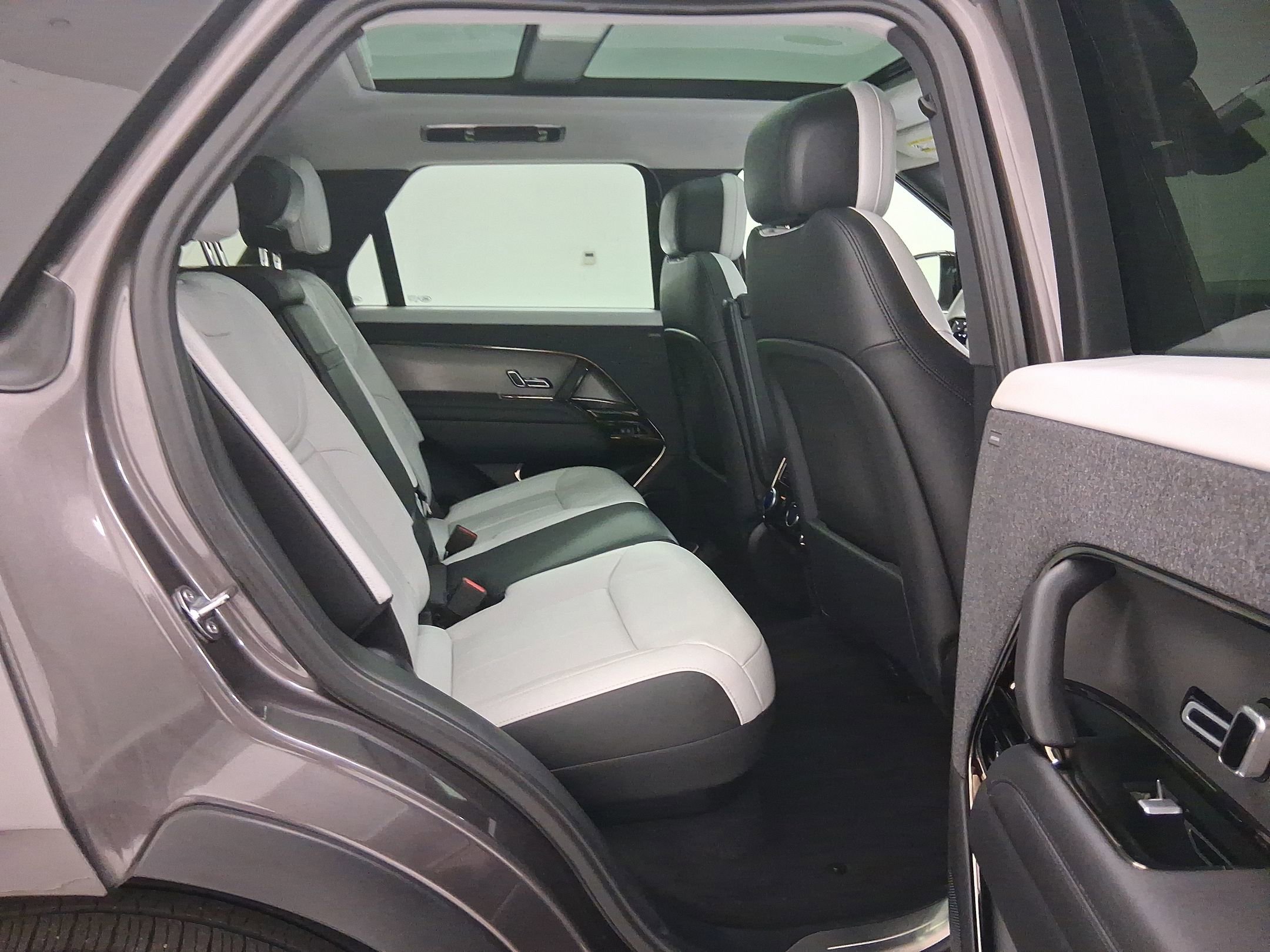 Used 2024 Land Rover Range Rover Sport Dynamic SE image 33