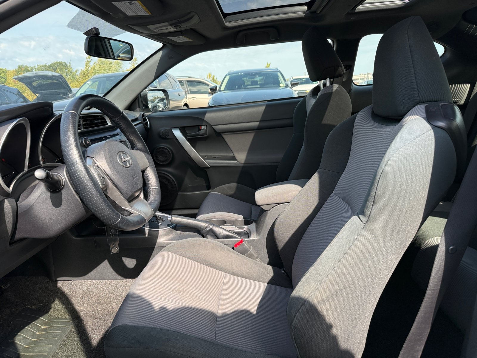 Used 2014 Scion tC FWD image 5