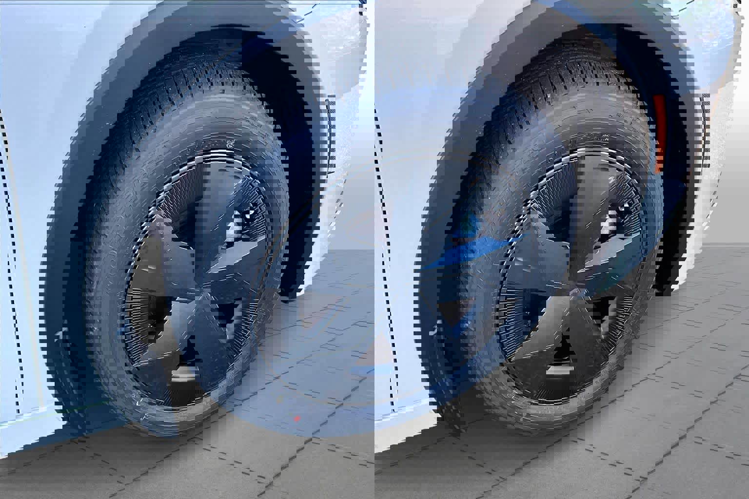 New 2026 Toyota Prius Plug-In Hybrid FWD image 12