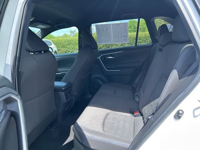 Used 2023 Toyota RAV4 SE image 18