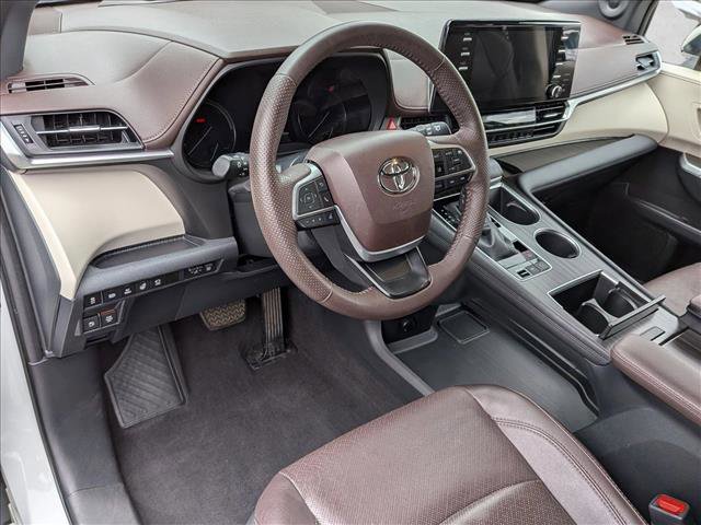 Used 2021 Toyota Sienna Platinum AWD/4WD image 10