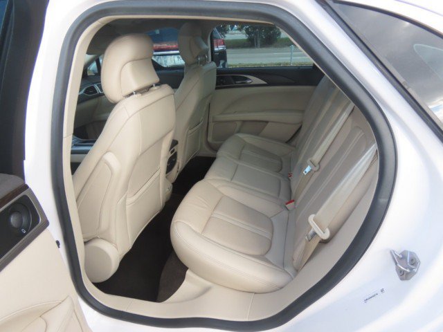 Used 2019 Lincoln MKZ Reserve FWD image 17