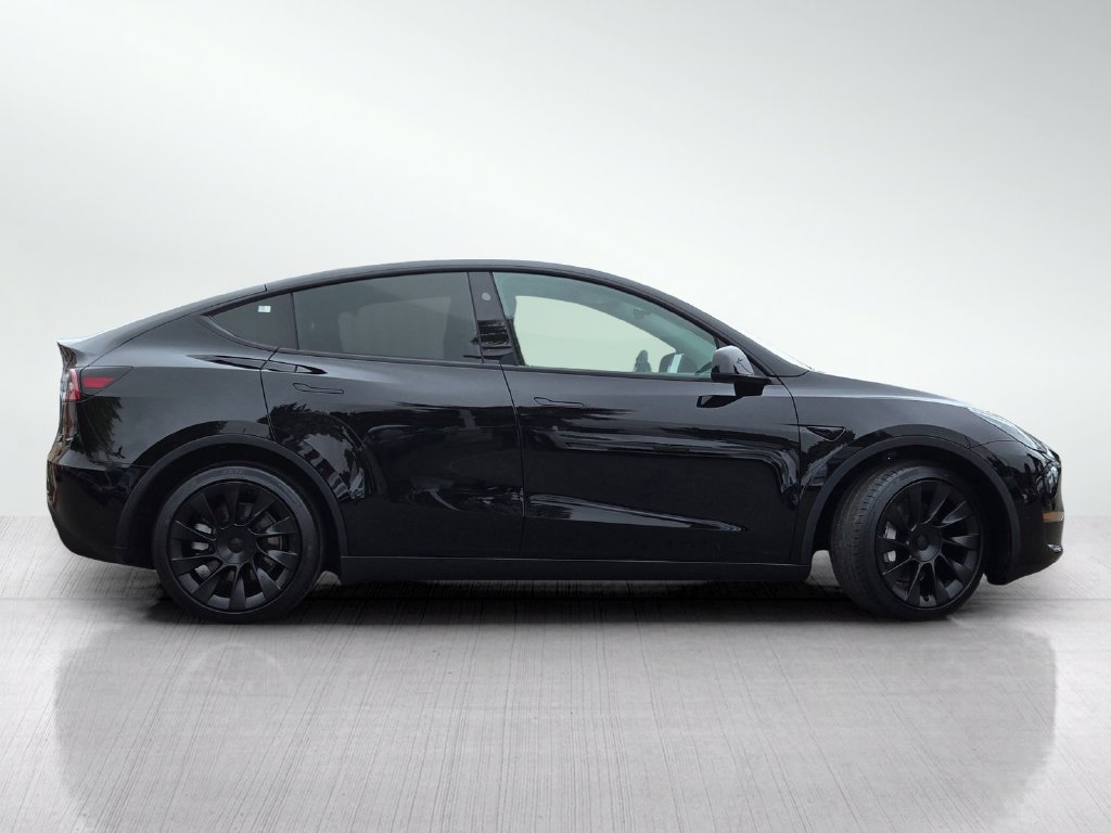 Used 2023 Tesla Model Y 2WD image 4