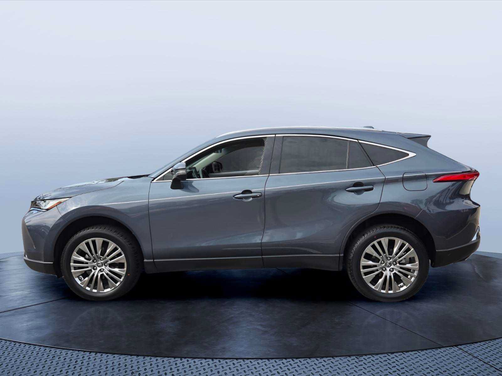 Used 2022 Toyota Venza XLE AWD/4WD image 11