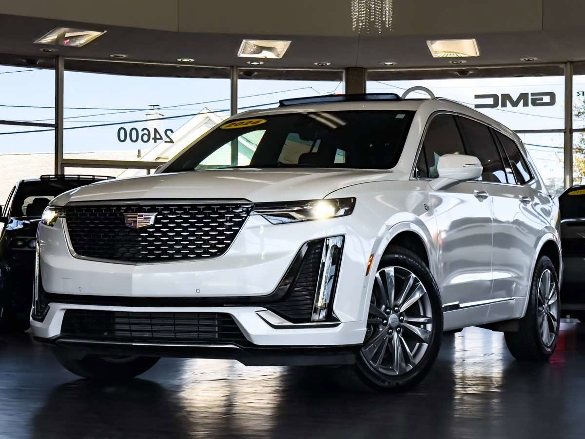 Used 2024 Cadillac XT6 Premium Luxury w/ Technology Package image 6